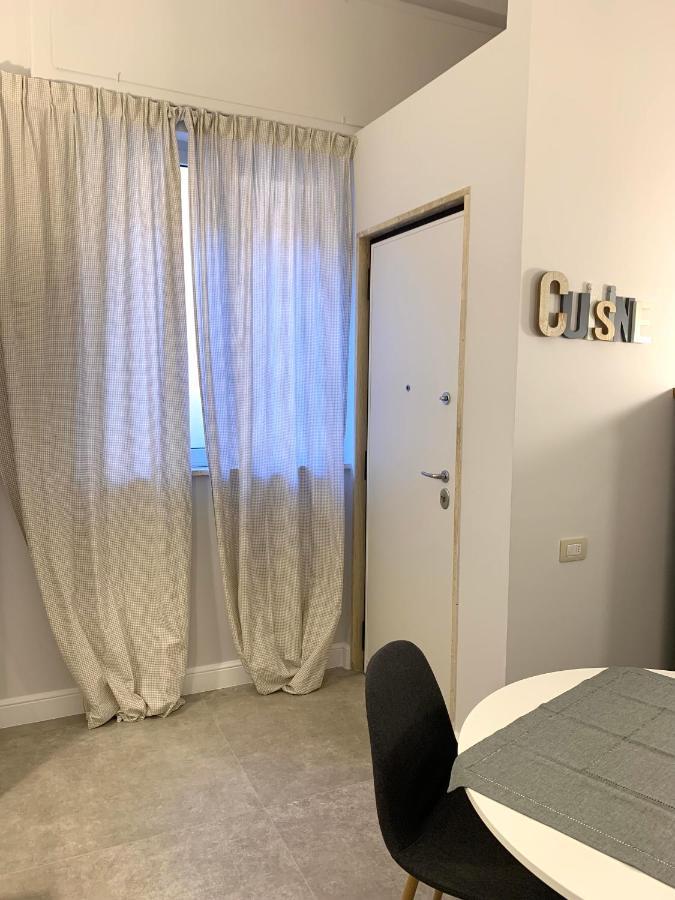 Apartment Rent Casa Almika Бари Экстерьер фото